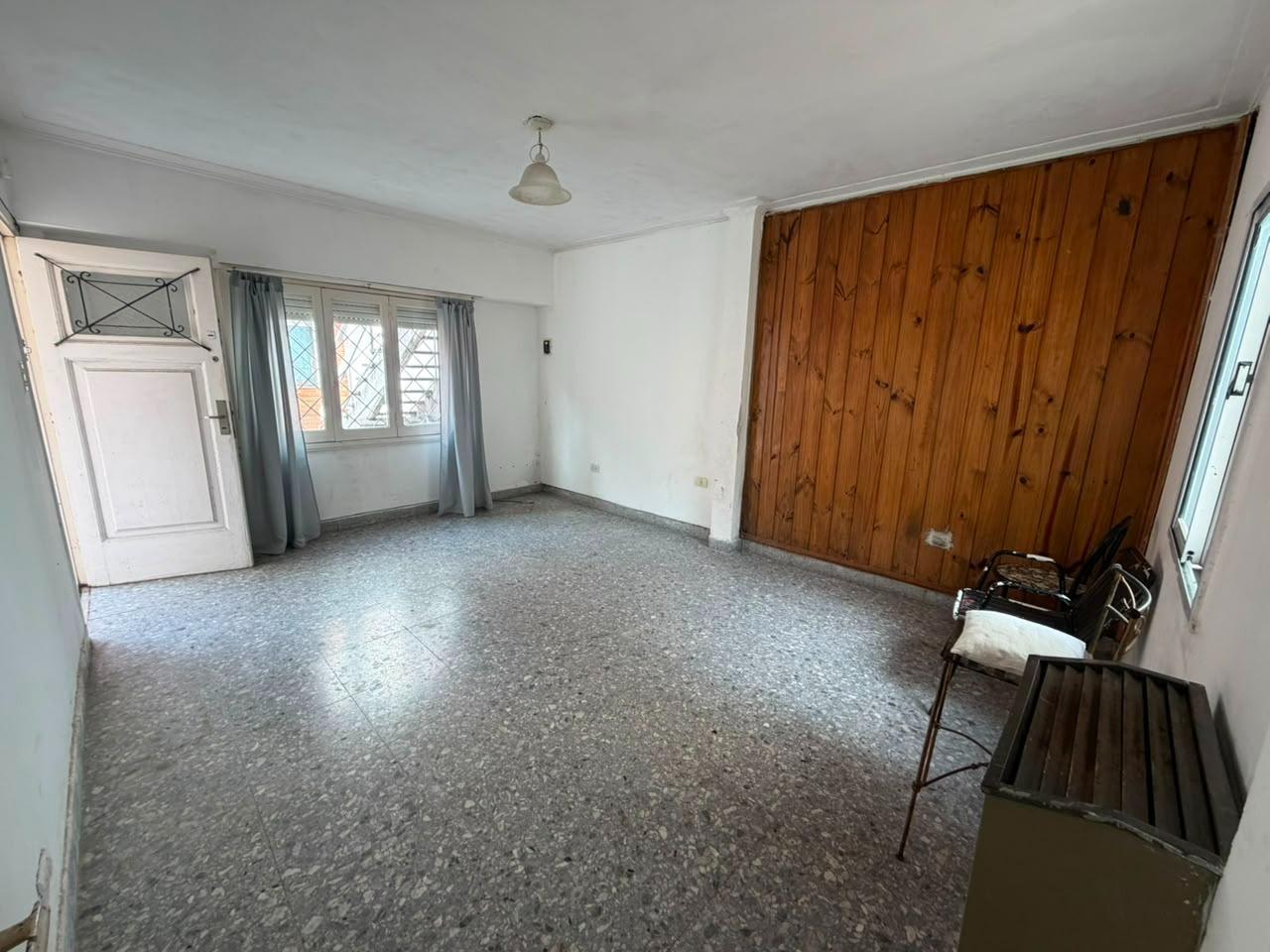 Foto de PH en Venta en Parque Luro, imagen 2