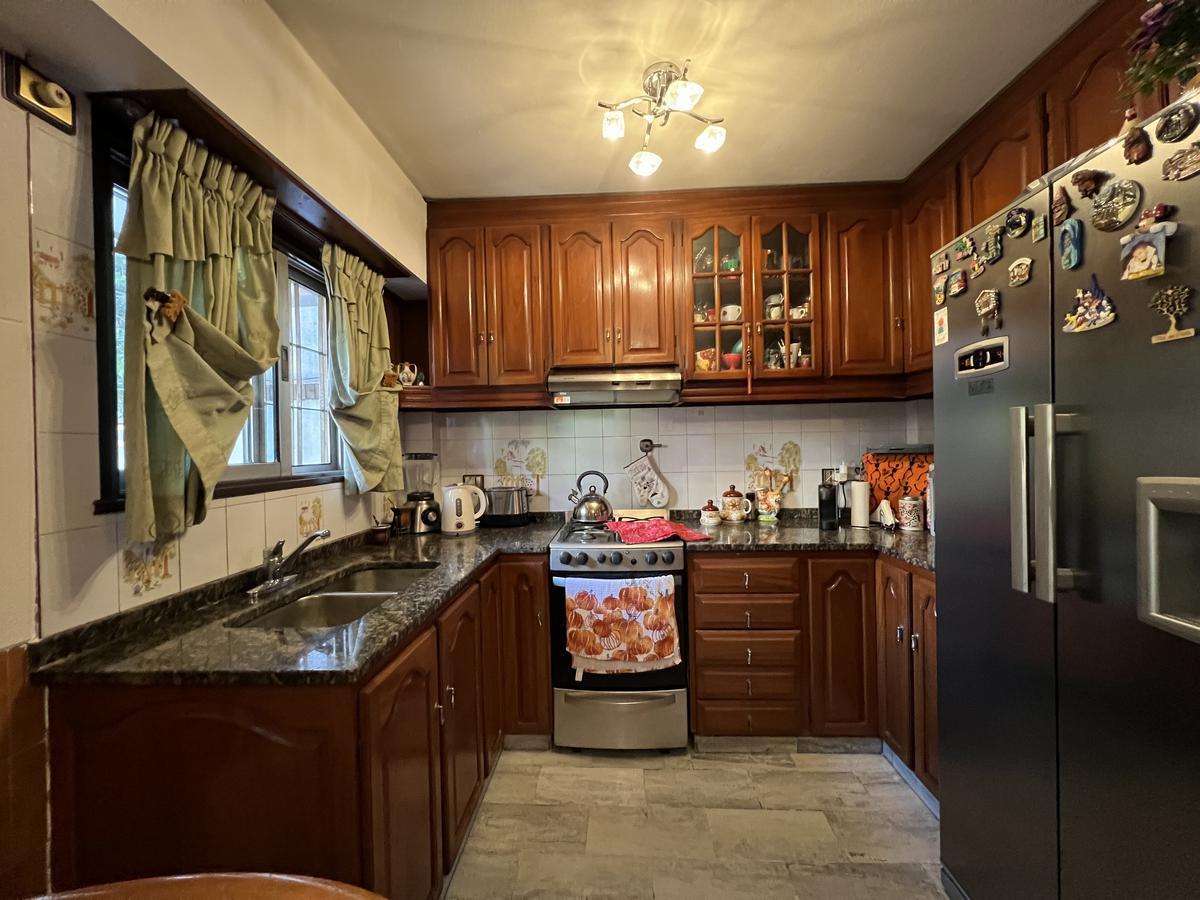 Casa con patio en venta Moron