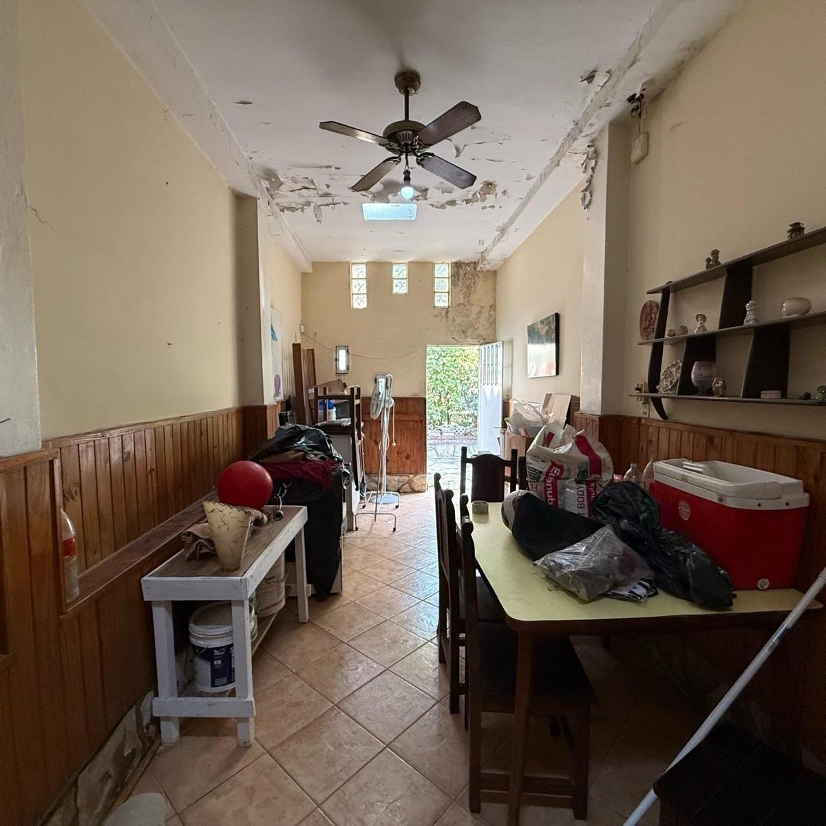 Casa en Moron Sur a la venta con patio