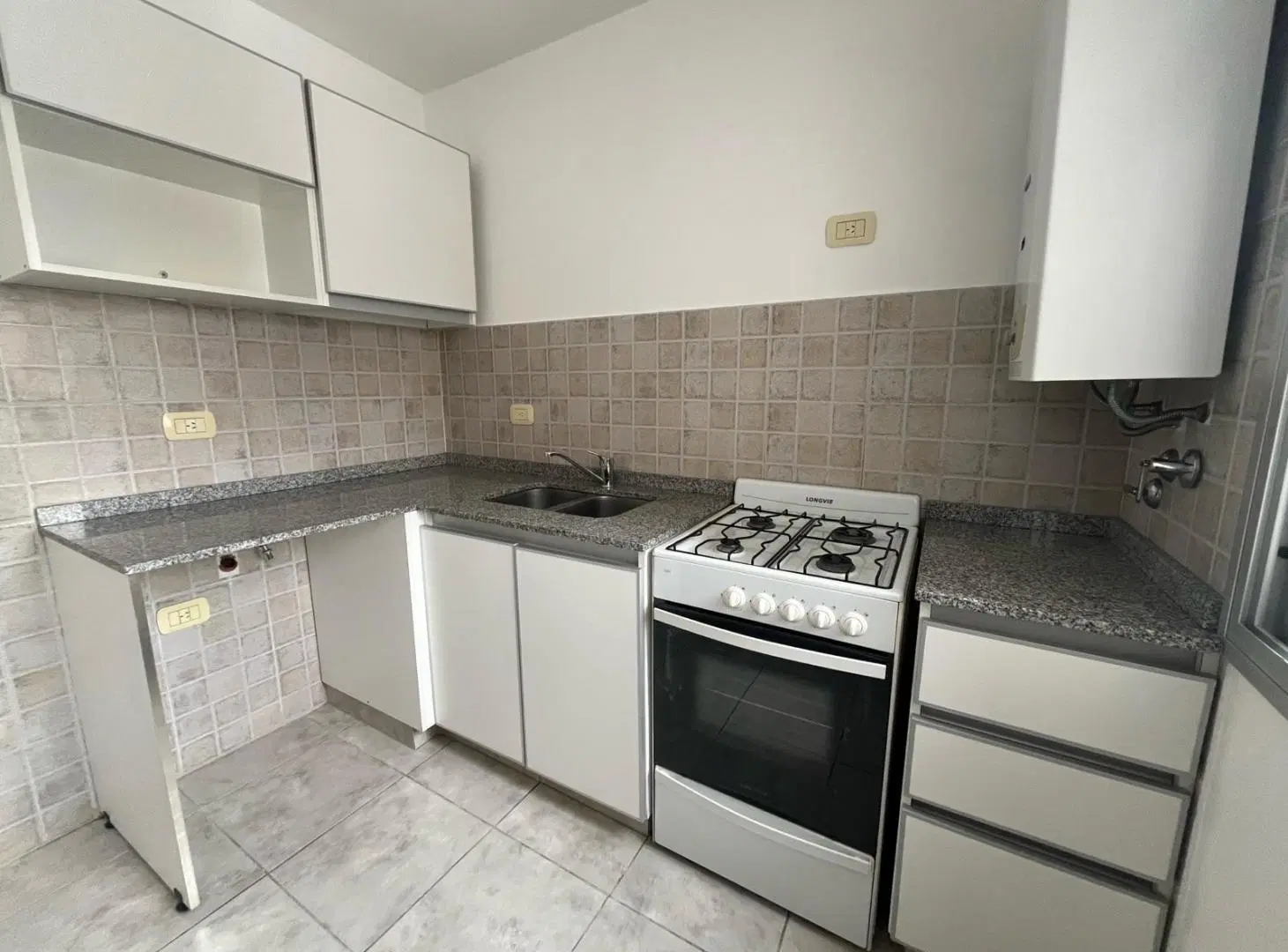 Departamento 1 ambiente con balcon en Alquier - Moron sur 1