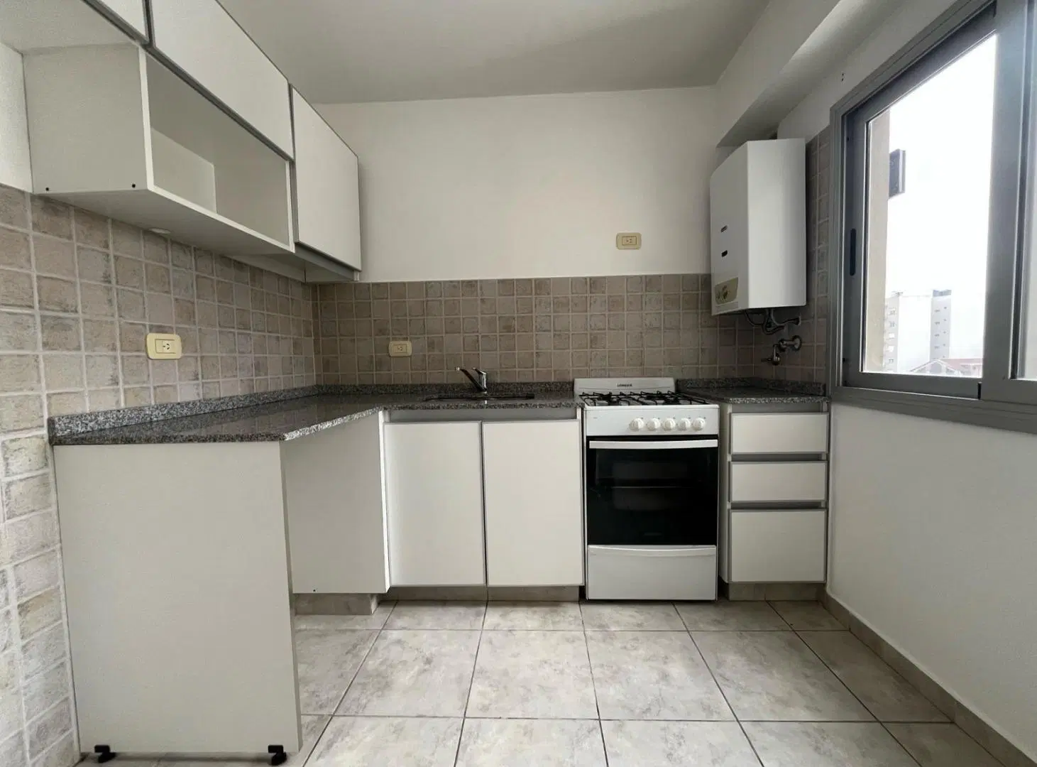 Departamento 1 ambiente con balcon en Alquier - Moron sur 3