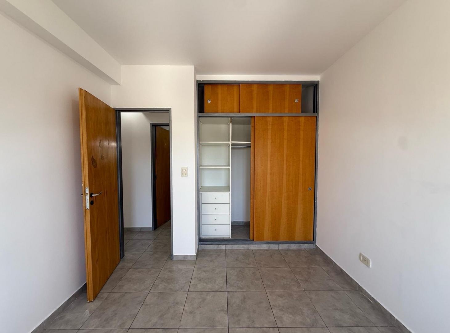 Foto de Departamento 2 ambiente en ALQUILER con balcon - Moron centro, imagen 4