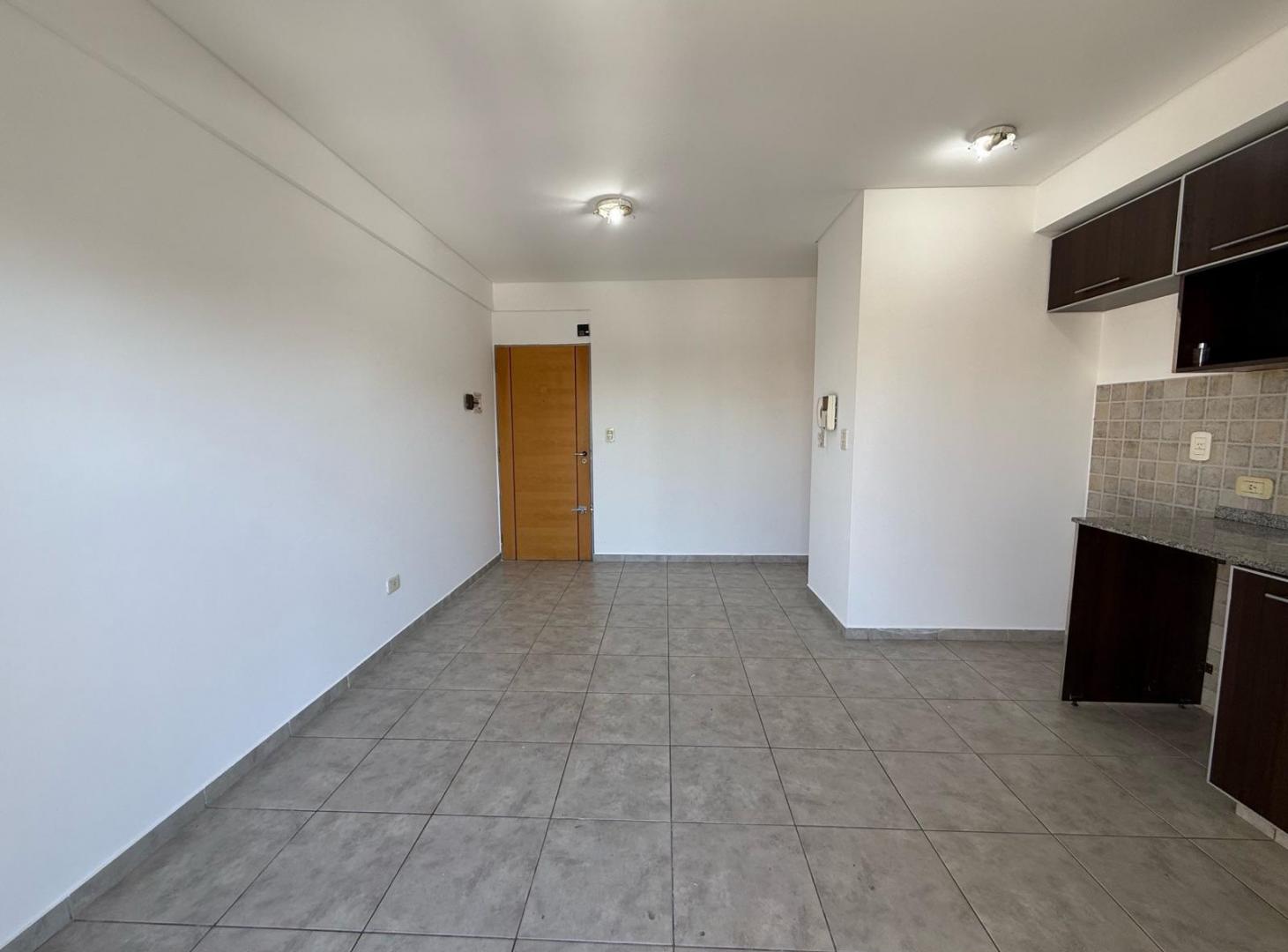 Foto de Departamento 2 ambiente en ALQUILER con balcon - Moron centro, imagen 2