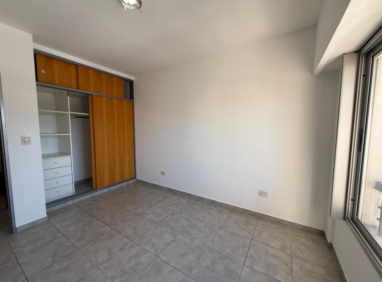 Foto de Departamento 2 ambiente en ALQUILER con balcon - Moron centro, imagen 3
