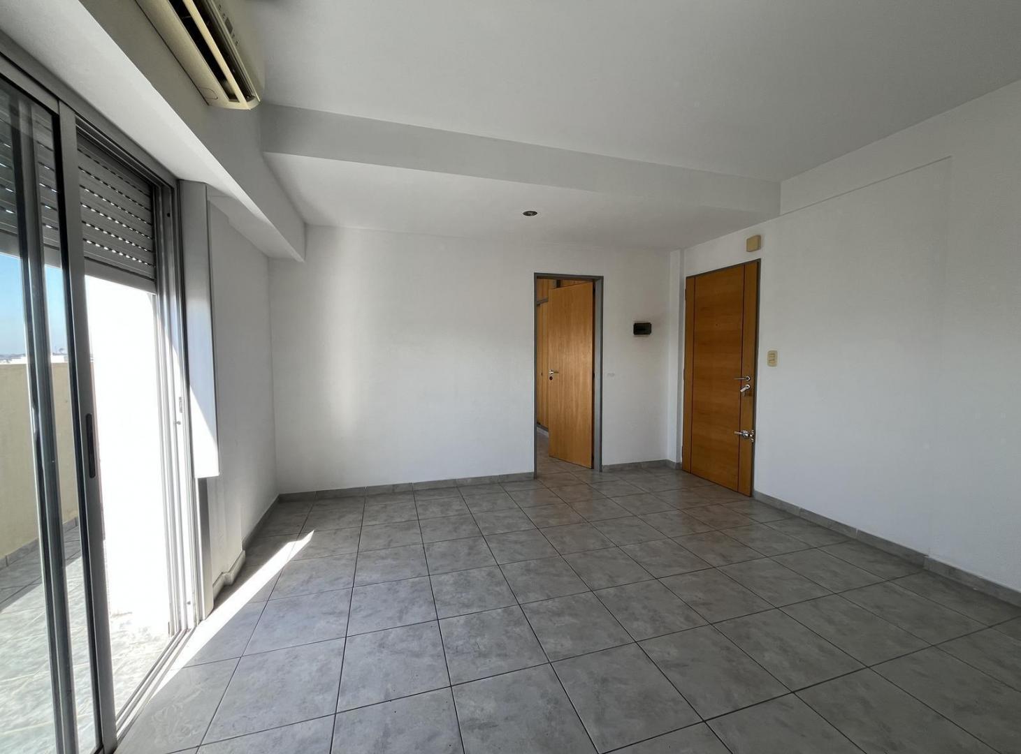 Foto de Departamento 2 ambientes con balcon amplio Moron centro, imagen 4
