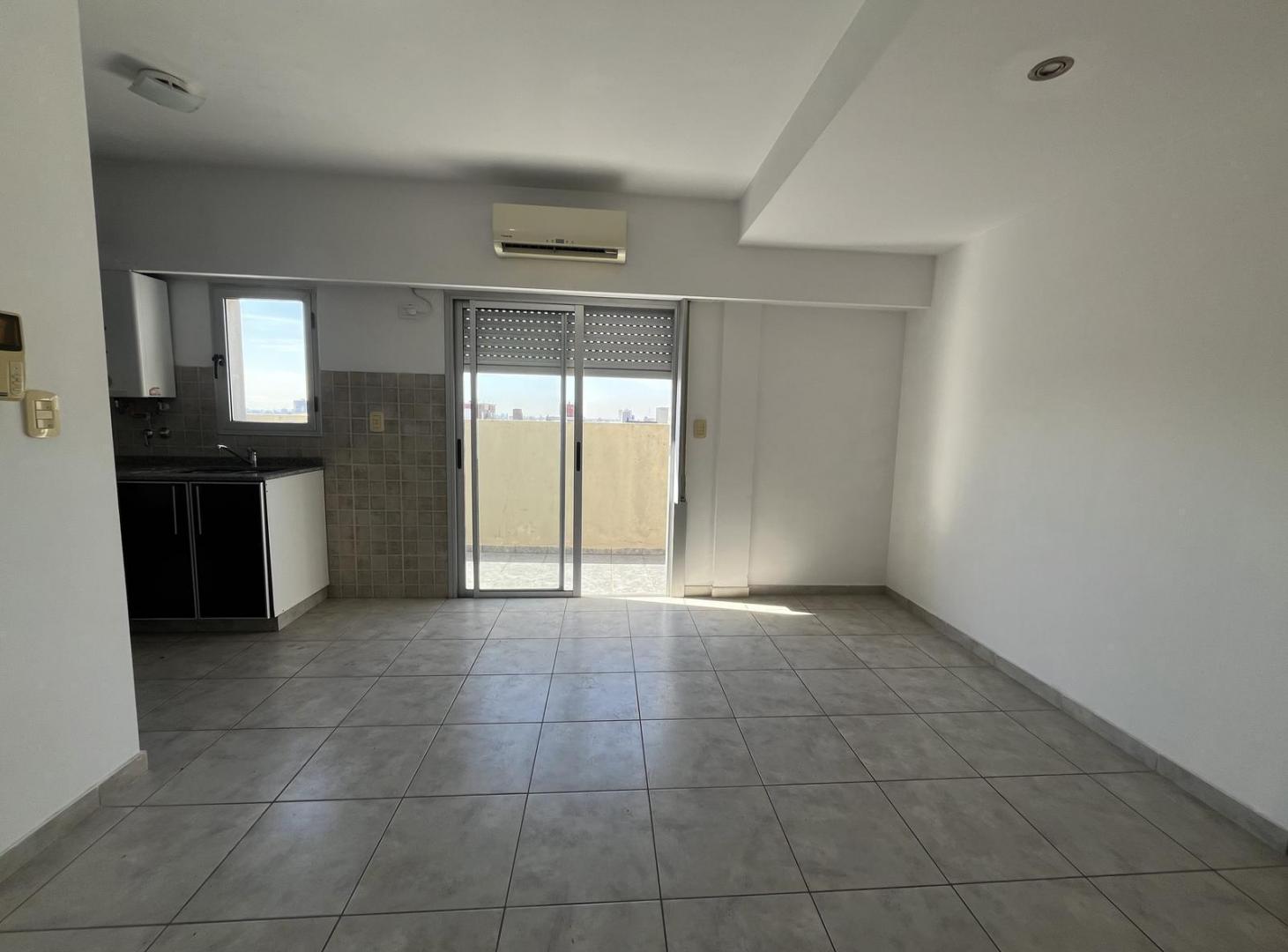 Foto de Departamento 2 ambientes con balcon amplio Moron centro, imagen 2