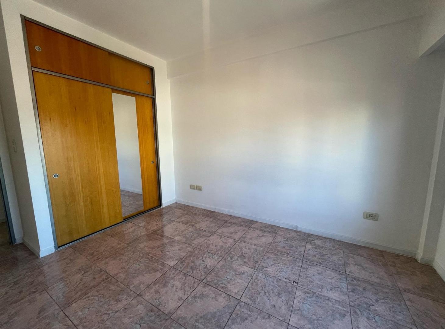 Foto de Departamento en alquiler- Moron sur, imagen 2