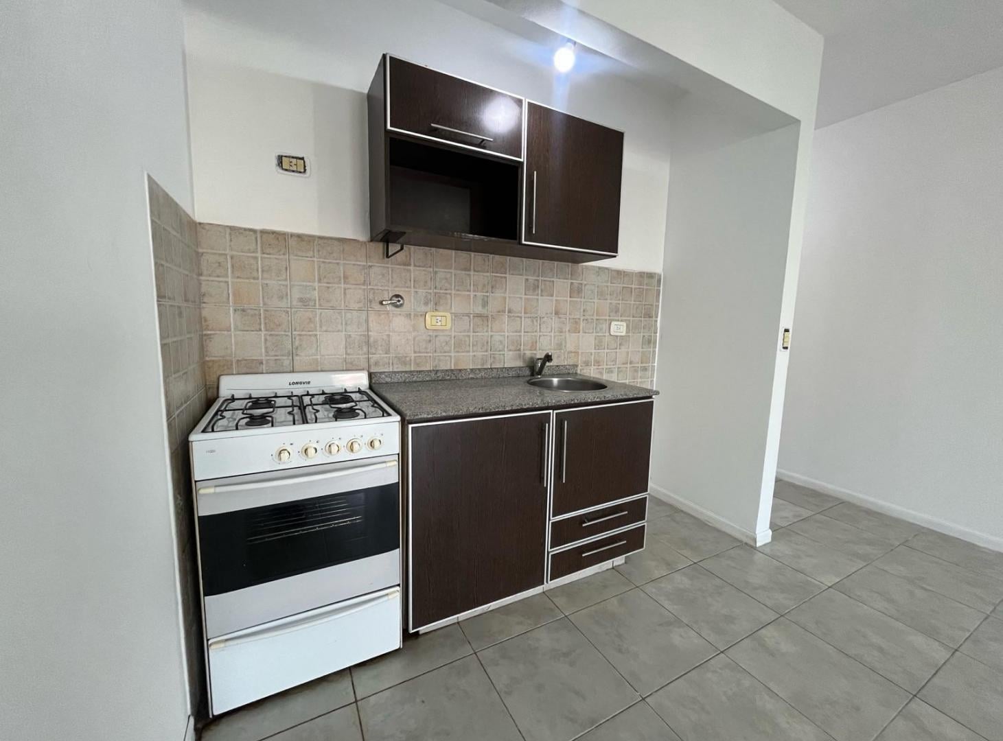 Foto de 1 ambiente con balcon Departamento en alquiler - Moron, imagen 5