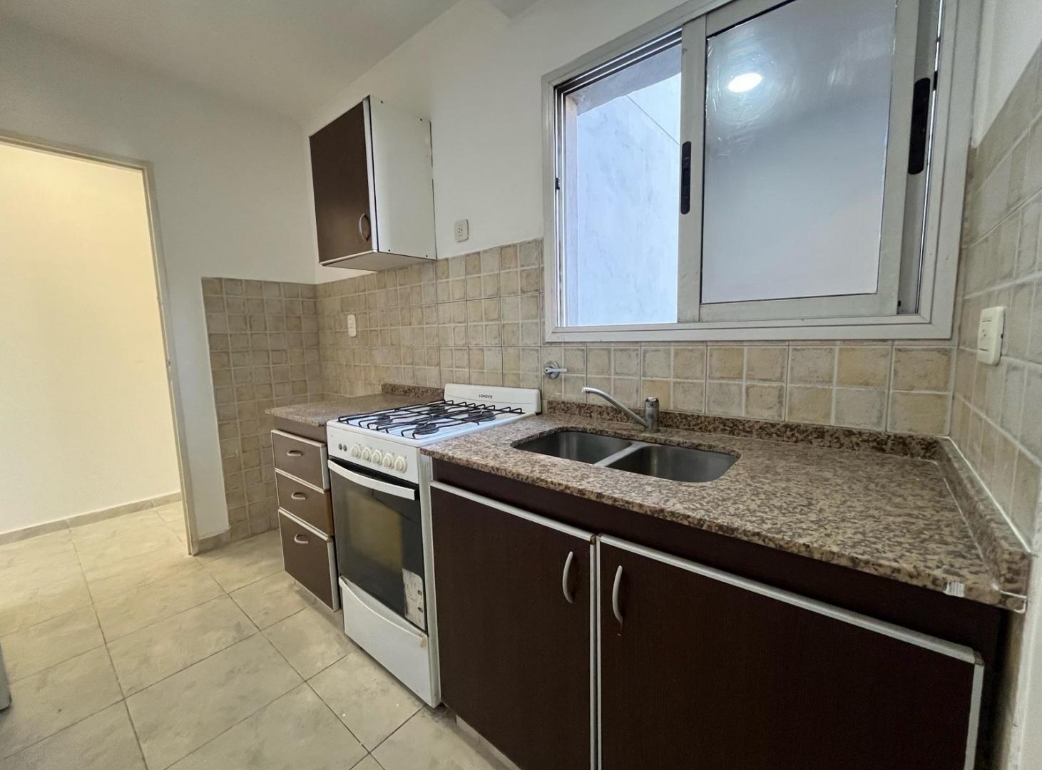 Foto de 2 ambientes cocina separada y cochera alquiler - Moron - departamento, imagen 4