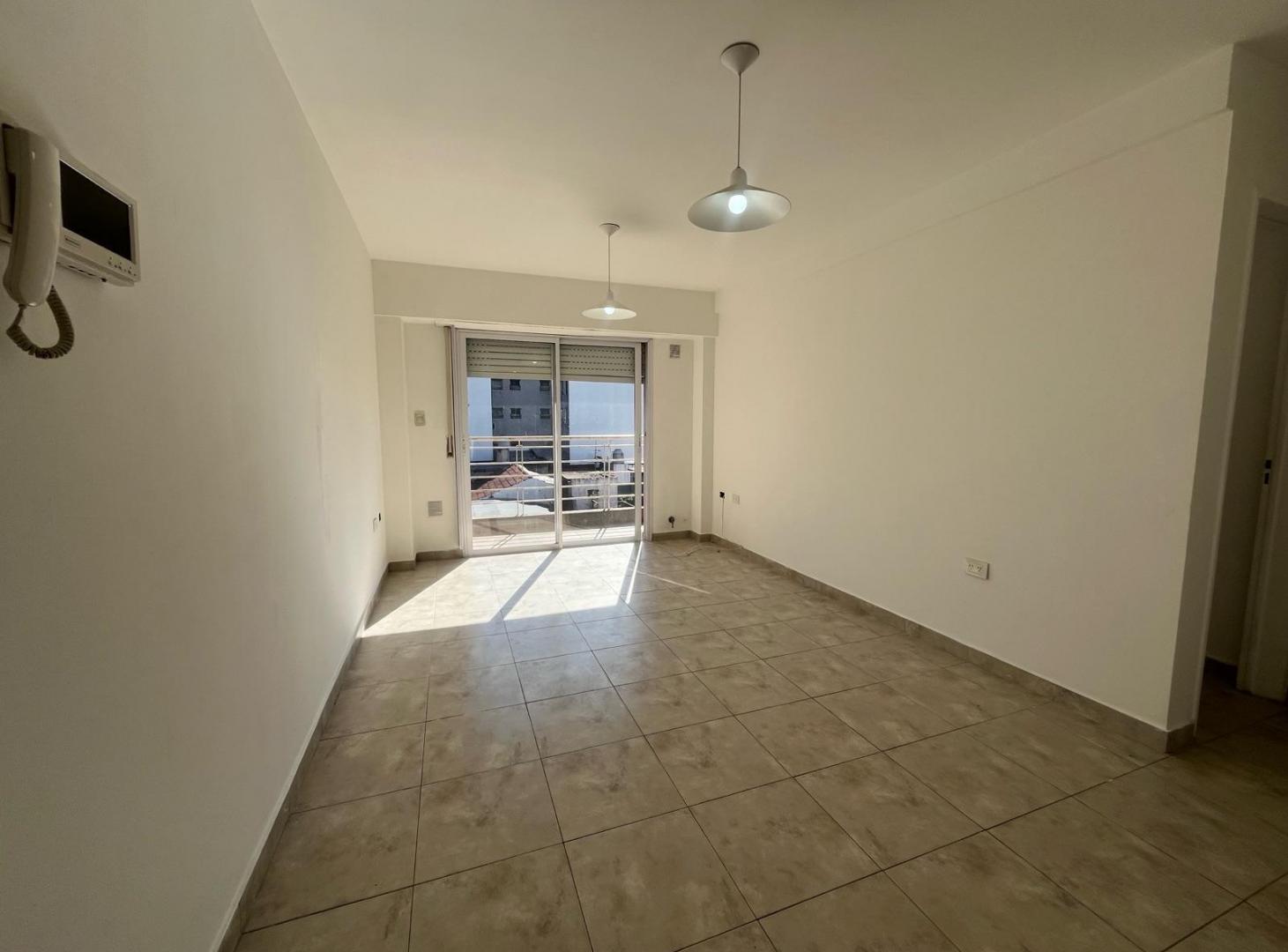 Foto de Departamento en Alquiler 2 AMBIENTES CON COCHERA - Moron, imagen 4