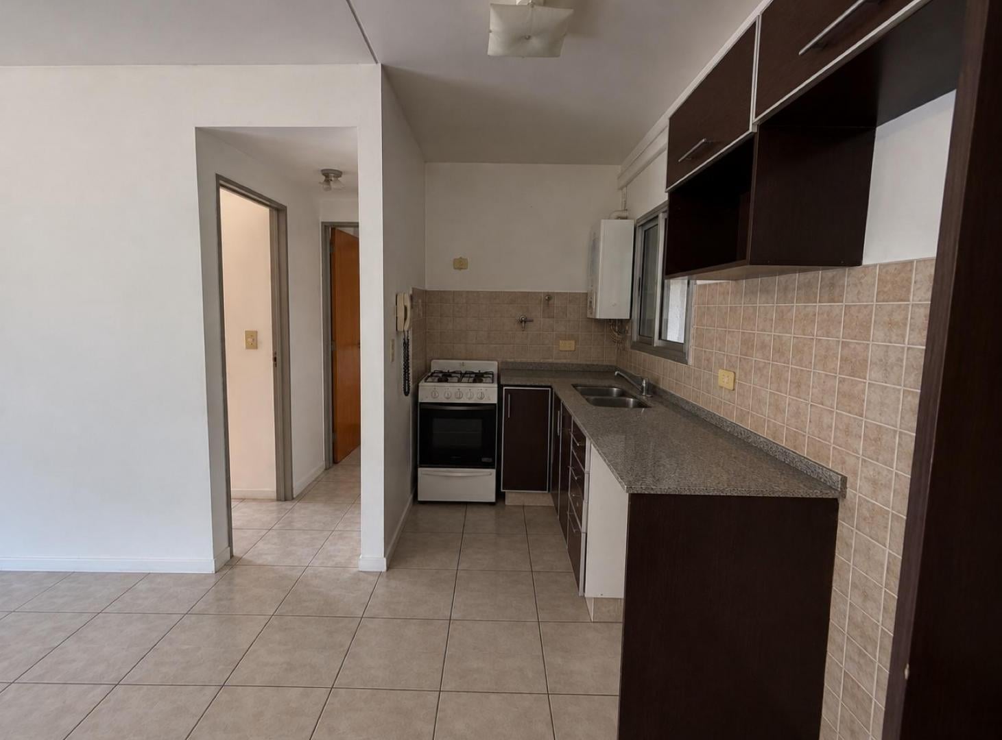 Foto de Departamento 2 AMBIENTES CON AIRE MORÓN Alquiler, imagen 1