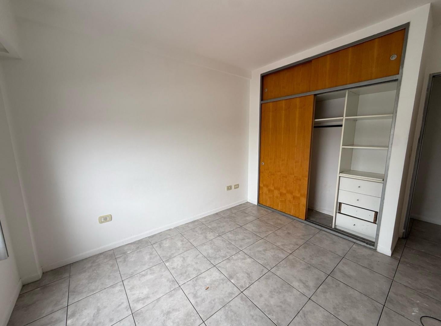 Foto de Departamento 2 AMBIENTES CON AIRE MORÓN Alquiler, imagen 2