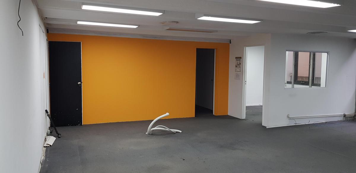 Sarmiento y Dgnal. Norte 1°cfte Ofic 130 m² - Recep. + Á - Trab. + 3desp. Vig + Coch Fja (2) 5