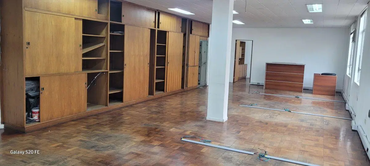 Av Belgrano Y Defensa Oficina Al Fte. 130 M2 Amplia Á - Trab. + 2despachos - 2baños Común A - Ac 8