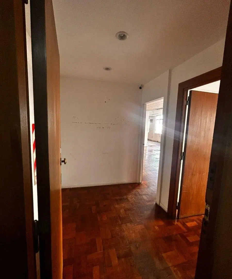 Av Belgrano Y Defensa Oficina Al Fte. 130 M2 Amplia Á - Trab. + 2despachos - 2baños Común A - Ac 3