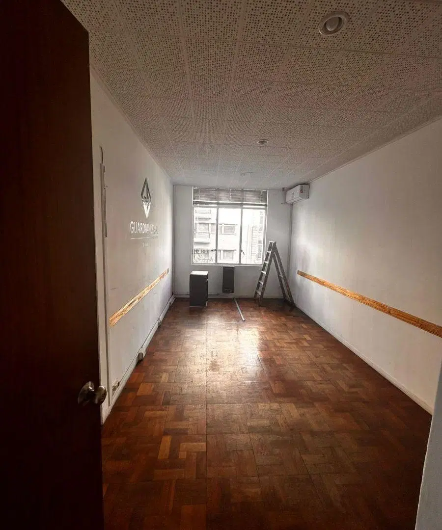 Av Belgrano Y Defensa Oficina Al Fte. 130 M2 Amplia Á - Trab. + 2despachos - 2baños Común A - Ac 4