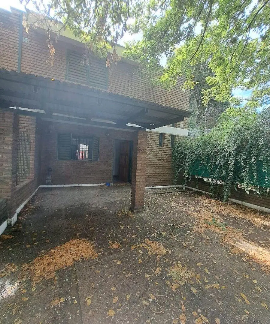 OPORTUNIDAD Alquilo bello dúplex de tres dormitorios a metros de Rafael Nuñez 2