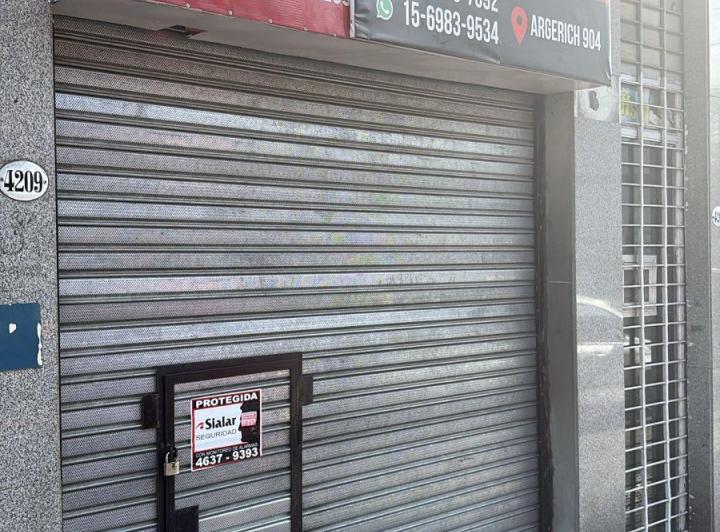 Local en foco comercial FLORES PROXIMIDAD AV RIVADAVIA Y NAZCA 2