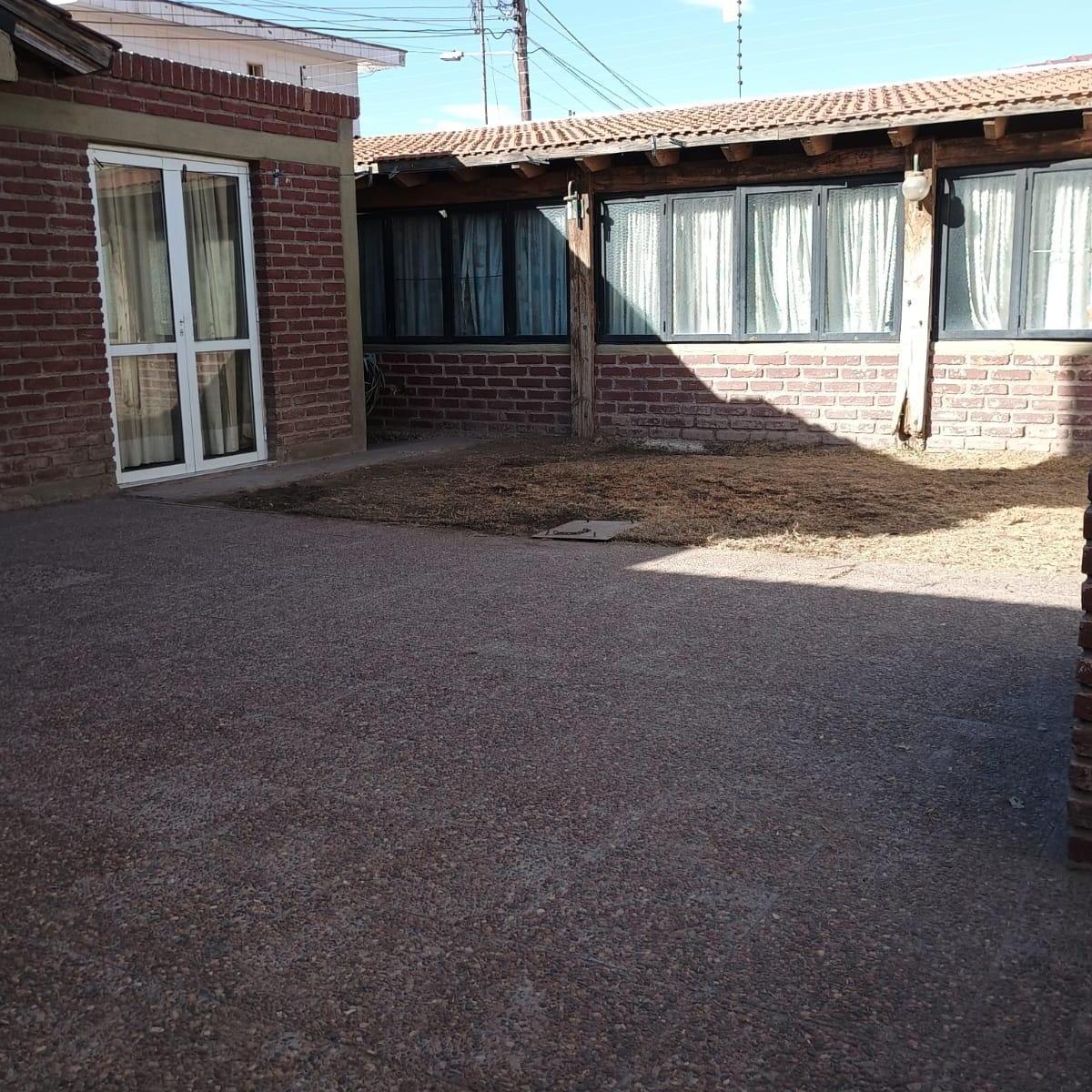 Casa en Venta de Cuatro Dorm. en Dorrego 2