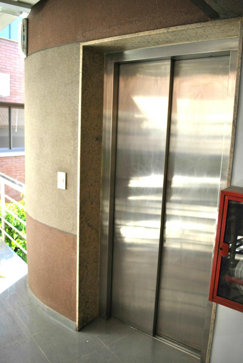Excelente Departamento Tipo Dúplex en Venta en Microcentro 4