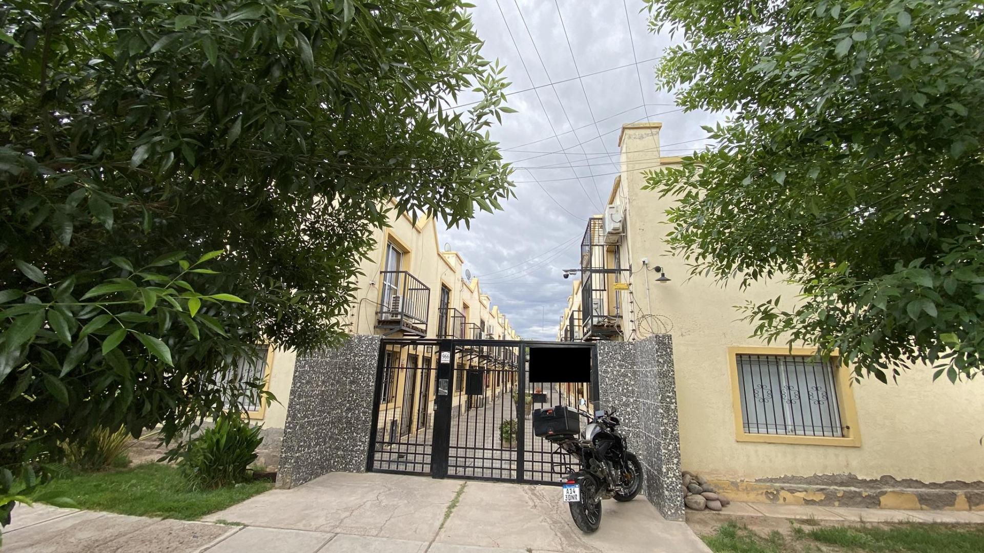 Departamento tipo dúplex en venta en Las Heras