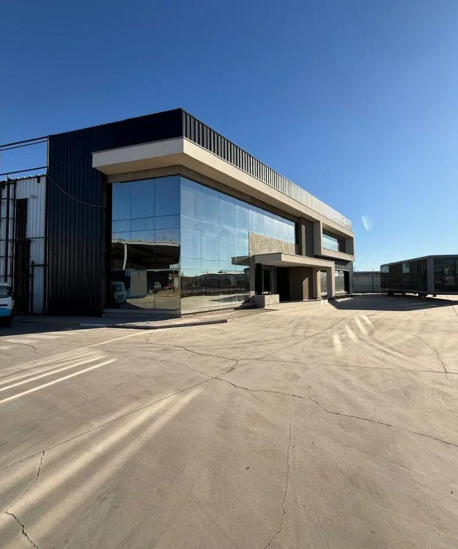 Imponente Nave industrial 8