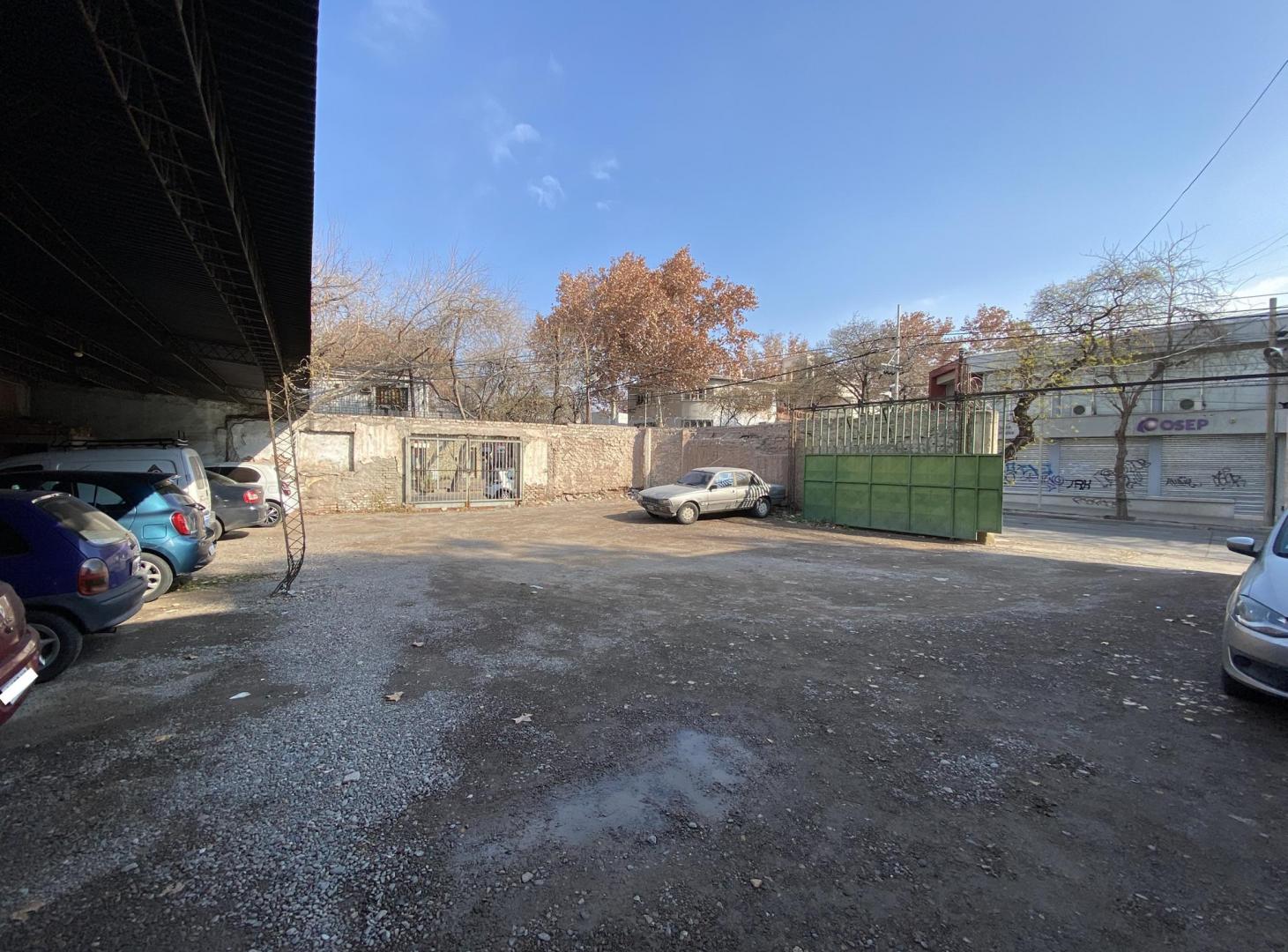 Foto de Excelente lote esquina en venta en Centro de Mendoza, imagen 1