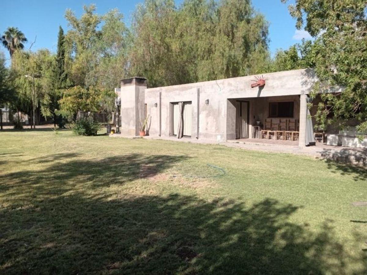 Foto de Casa en Venta en BARRIO PRIVADO RINCÓN DEL SAUCE, El Sauce, Guaymallen, imagen 1