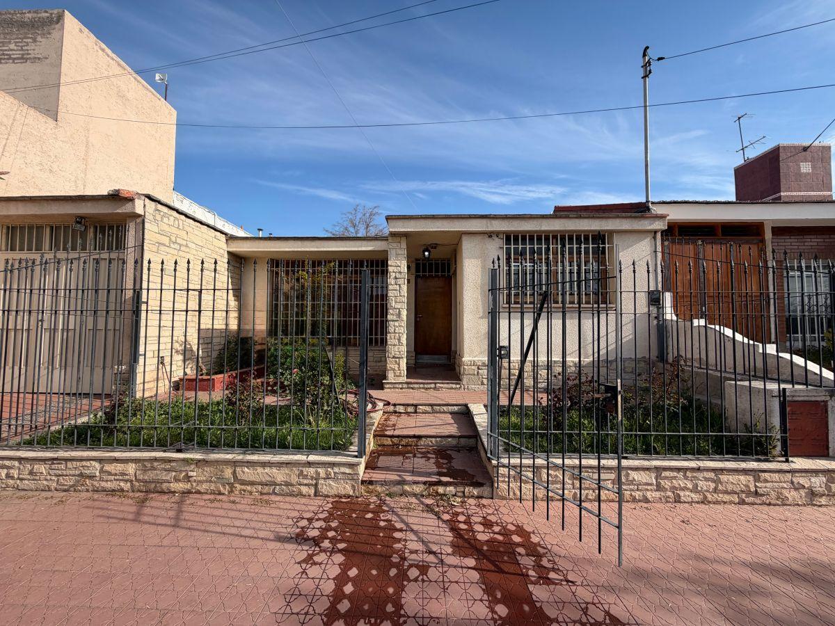 Foto de Casa a la venta en Godoy Cruz, imagen 1