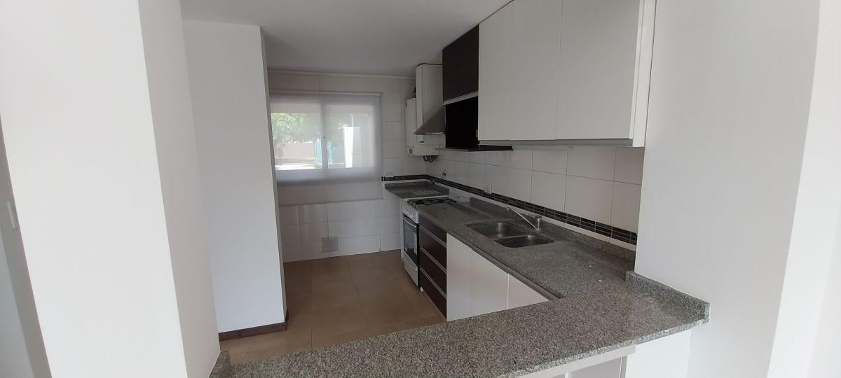 Foto de Dúplex en venta con cochera en Carrodilla, imagen 3