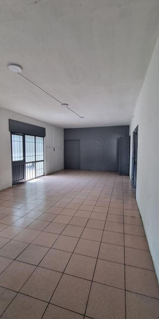 Foto de Local comercial en alquiler - Yatay y libertad, Villa Nueva, imagen 2