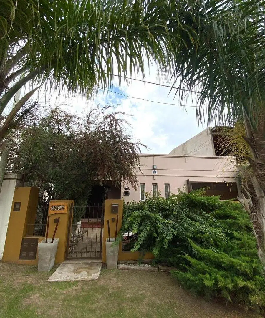 Venta casa en Funes  2 dormitorios Pedro Lino  al 1800 2