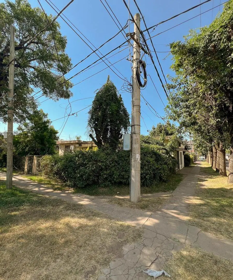 ALQUILER Esquina Céntrica Comercial Exclusiva Juan Elorza y San José 875m2 - Funes. 2