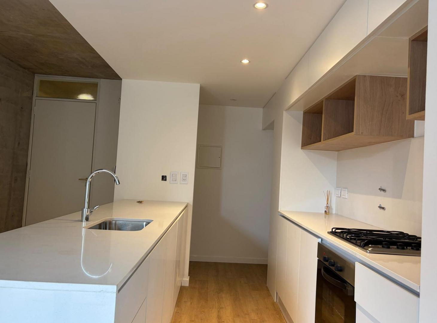 Foto de Venta departamento 2 dormitorios con patio interno Santiago 676, imagen 1