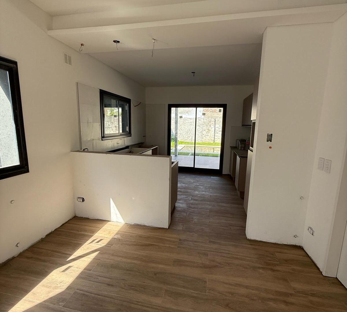 Foto de Casa 2 Hab, 2 Baños, Pileta, Angelome 1217 - Funes Centro., imagen 4