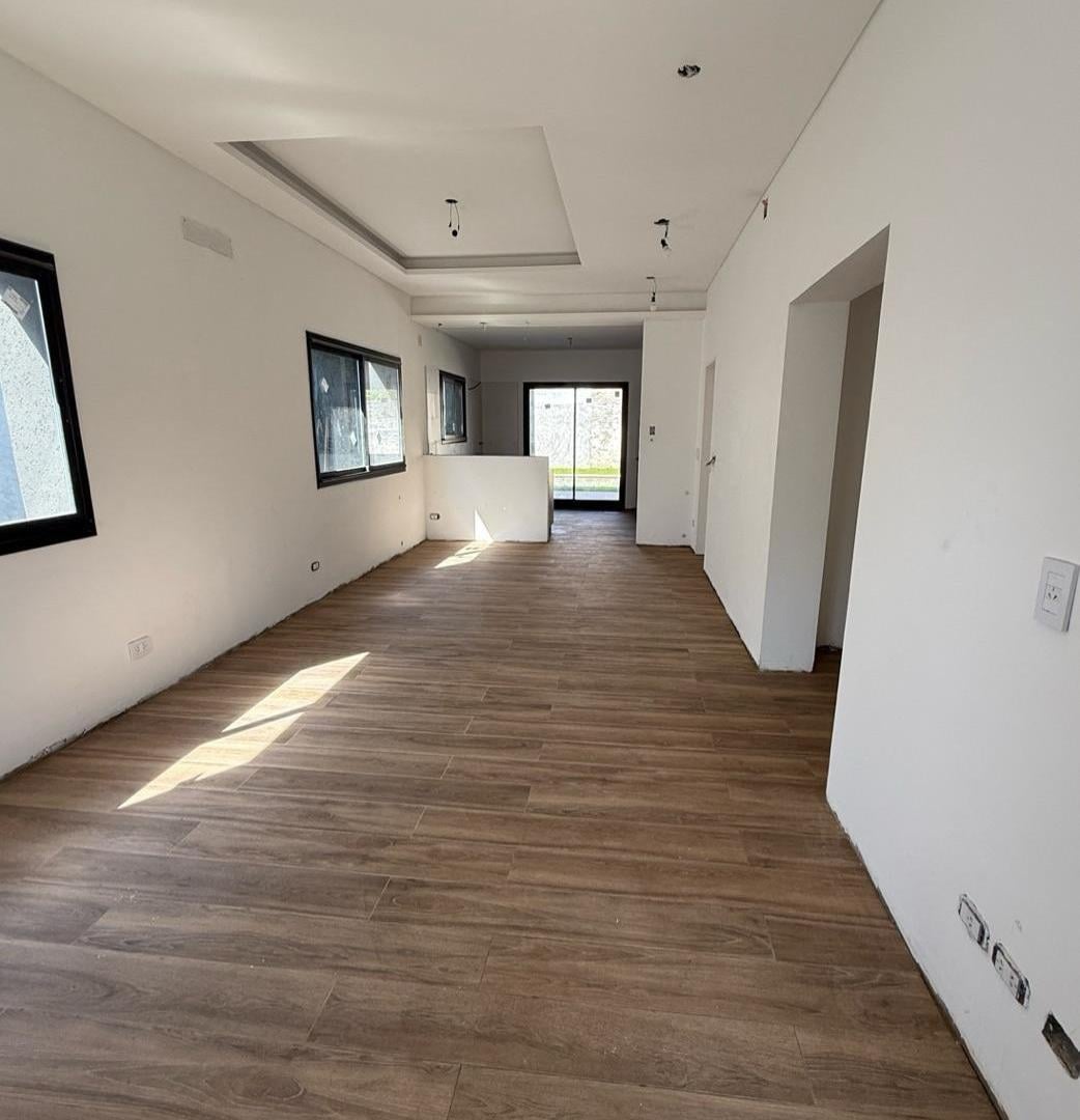 Foto de Casa 2 Hab, 2 Baños, Pileta, Angelome 1217 - Funes Centro., imagen 3