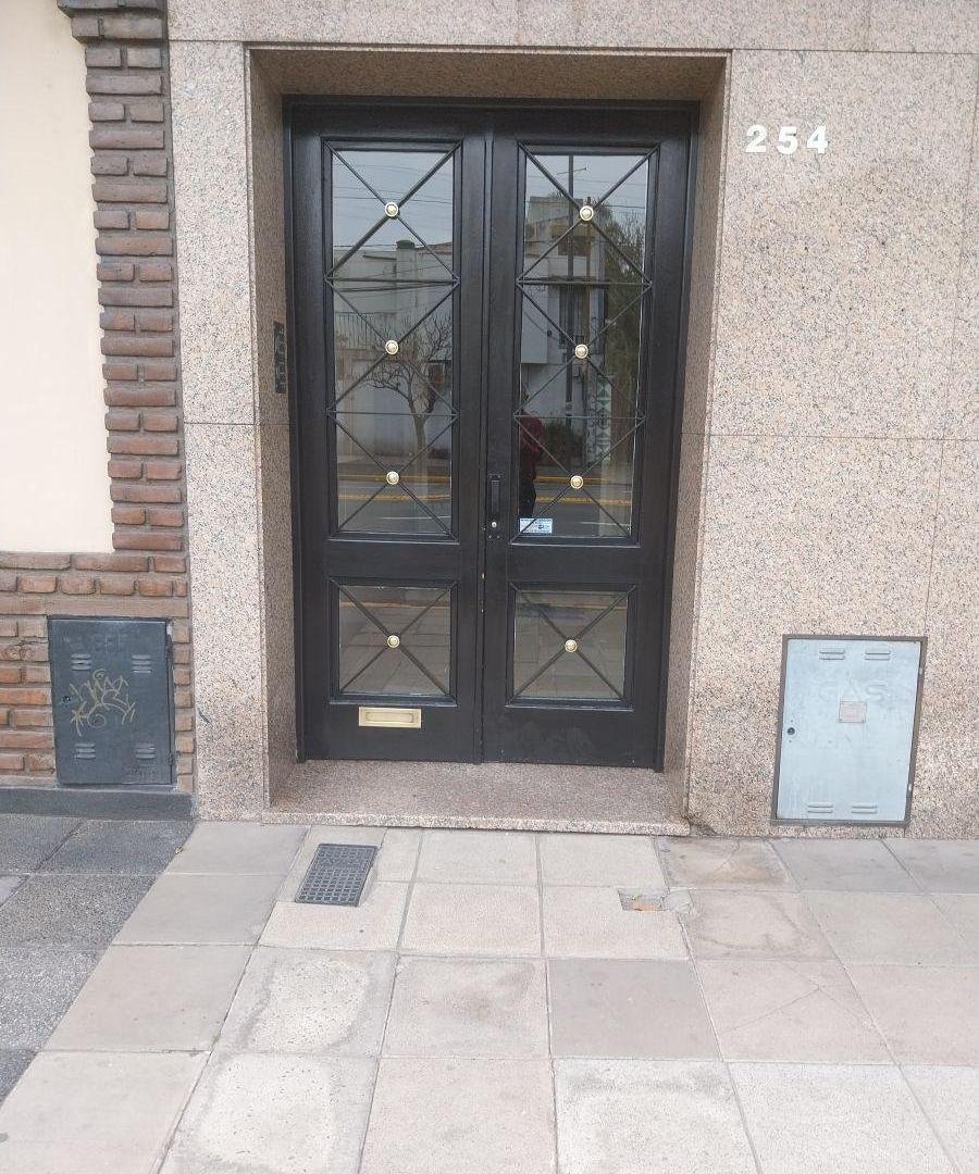 Foto de Departamento de 45 m² con 1 dormitorio en alquiler en Banfield, imagen 4