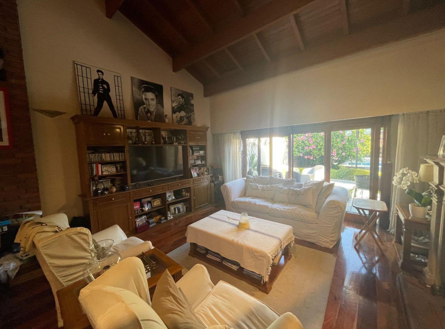 Foto de Casa en venta - Banfield (Larrea 760), imagen 1