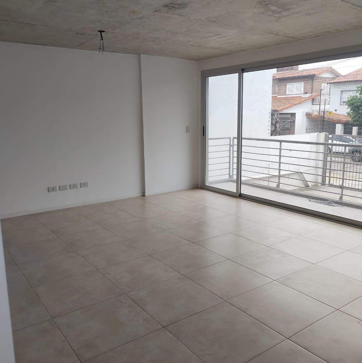 Excelente y Amplio Departamento de 2 Amb 2