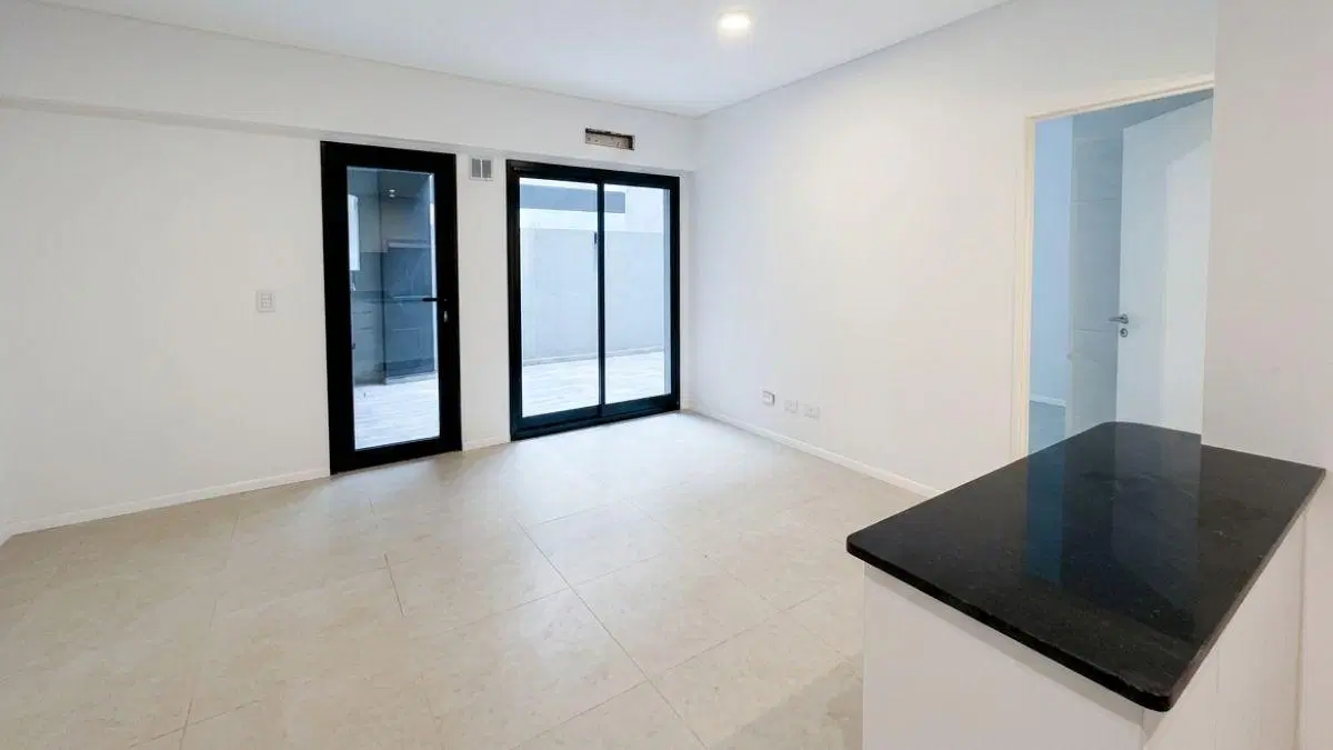 Alquiler - Departamento - 2 ambientes - Patio - A estrenar - Villa General Mitre 4