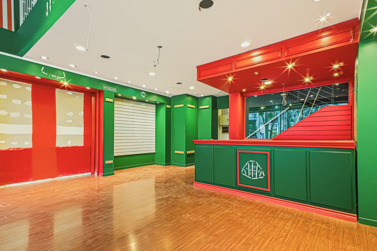 Foto de Local comercial - Las Cañitas - Palermo - 106 metros - 2 plantas - Más, imagen 1