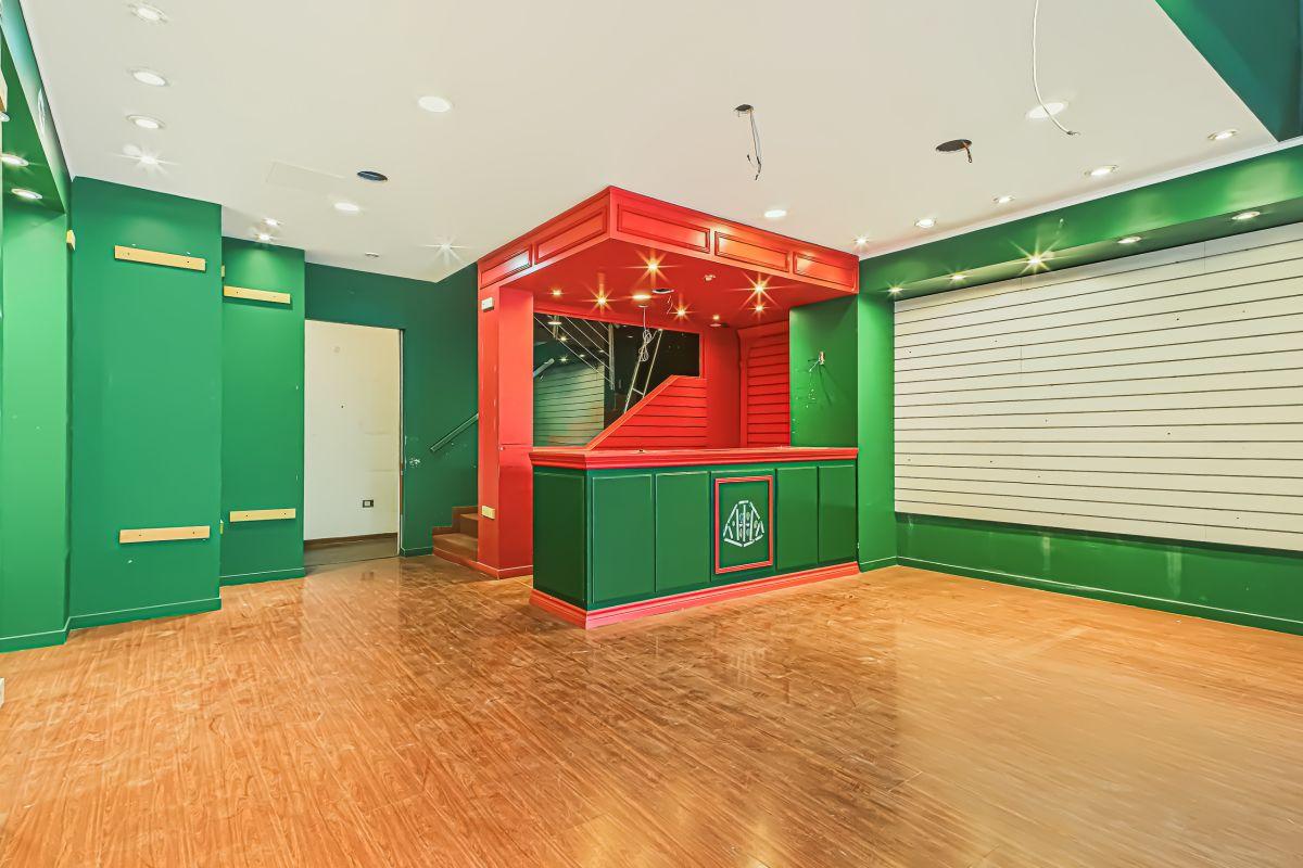 Foto de Local comercial - Las Cañitas - Palermo - 106 metros - 2 plantas - Más, imagen 3