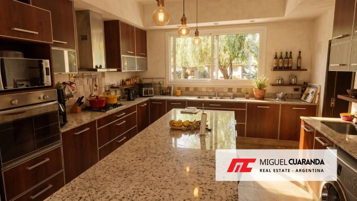 BARRIO DALVIAN. Hermosa casa en venta. Cálida y luminosa. Categoría. Propuestas. 3