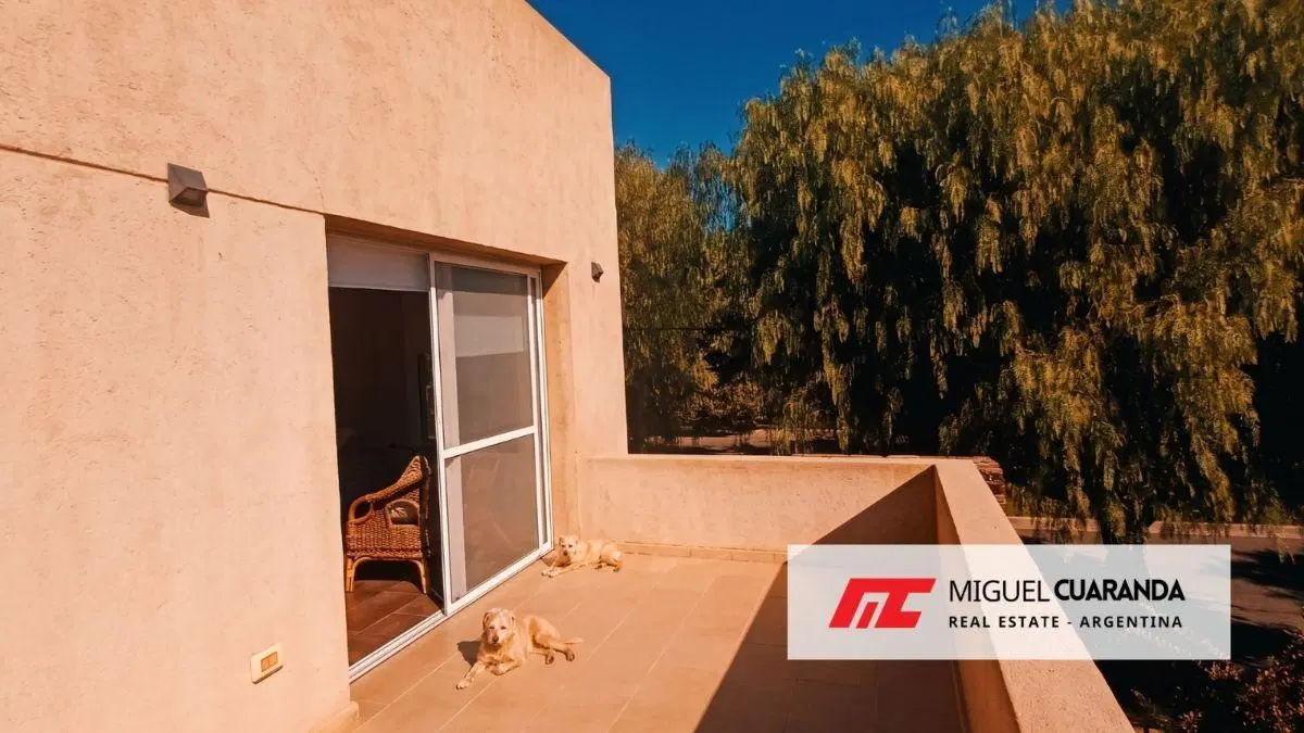 BARRIO DALVIAN. Hermosa casa en venta. Cálida y luminosa. Categoría. Propuestas. 1
