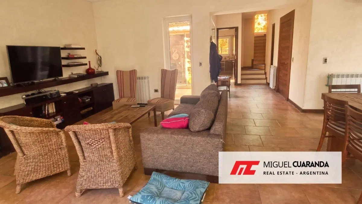 BARRIO DALVIAN. Hermosa casa en venta. Cálida y luminosa. Categoría. Propuestas. 2