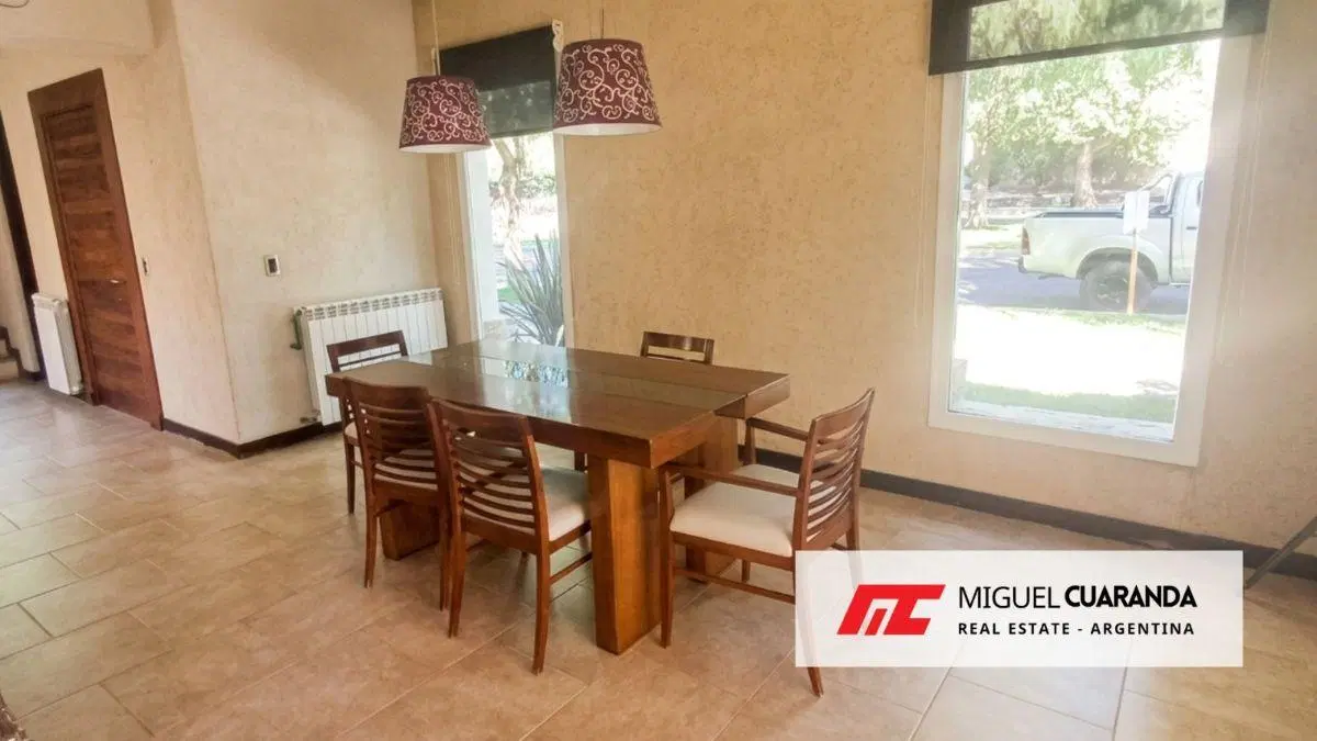 BARRIO DALVIAN. Hermosa casa en venta. Cálida y luminosa. Categoría. Propuestas. 5