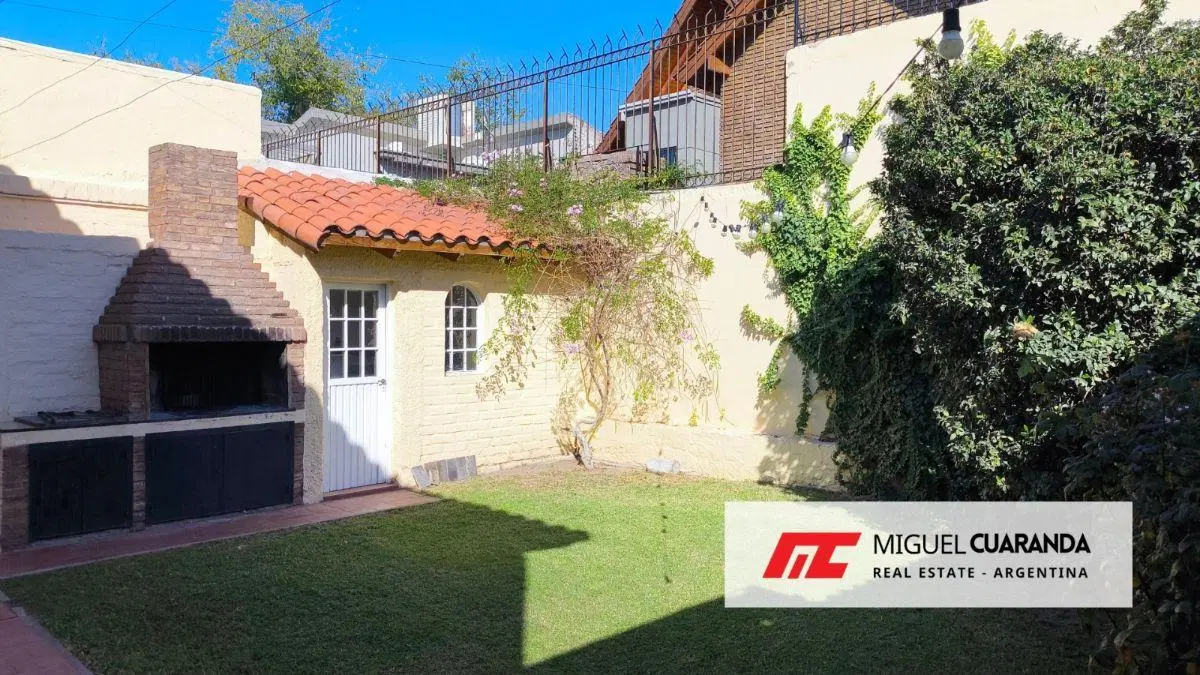 Barrio Arizu. Excelente ubicación. Hermosa Casa. Propuestas 4