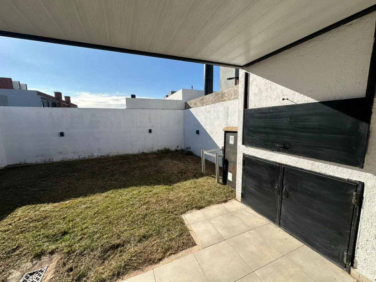 SAN IGNACIO VILLAGE . 2 DORMITORIOS, PLANTA BAJA, PARRILLA, GALERIA. EXCELENTE 2