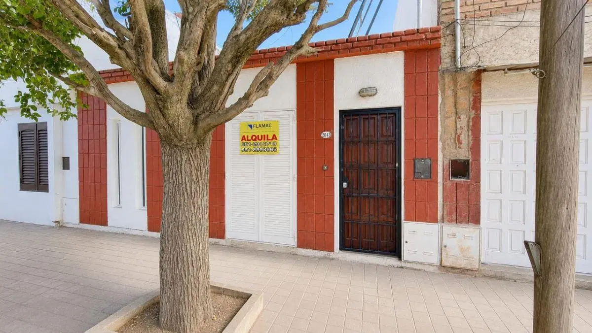 Mariano Balcarce. casita de dos dormitorios, zona excelente!! proximo a ruta 20 5