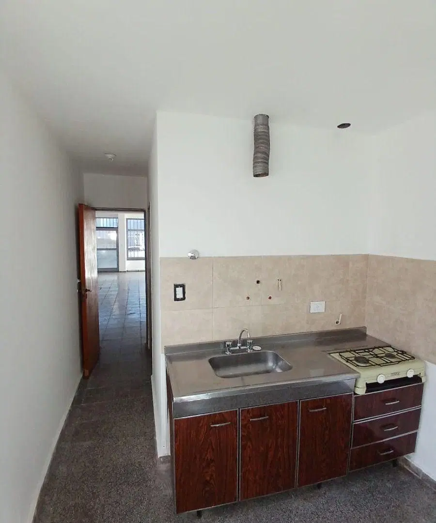 BELLA VISTA, ZONA COMERCIAL. EXCELENTE LOCAL COMERCIAL // ALQUILER O VENTA 4